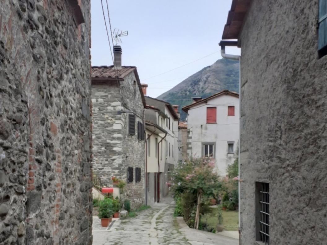 Апартаменты La Locanda Di Nonna Jolanda Борго-а-Моццано Экстерьер фото